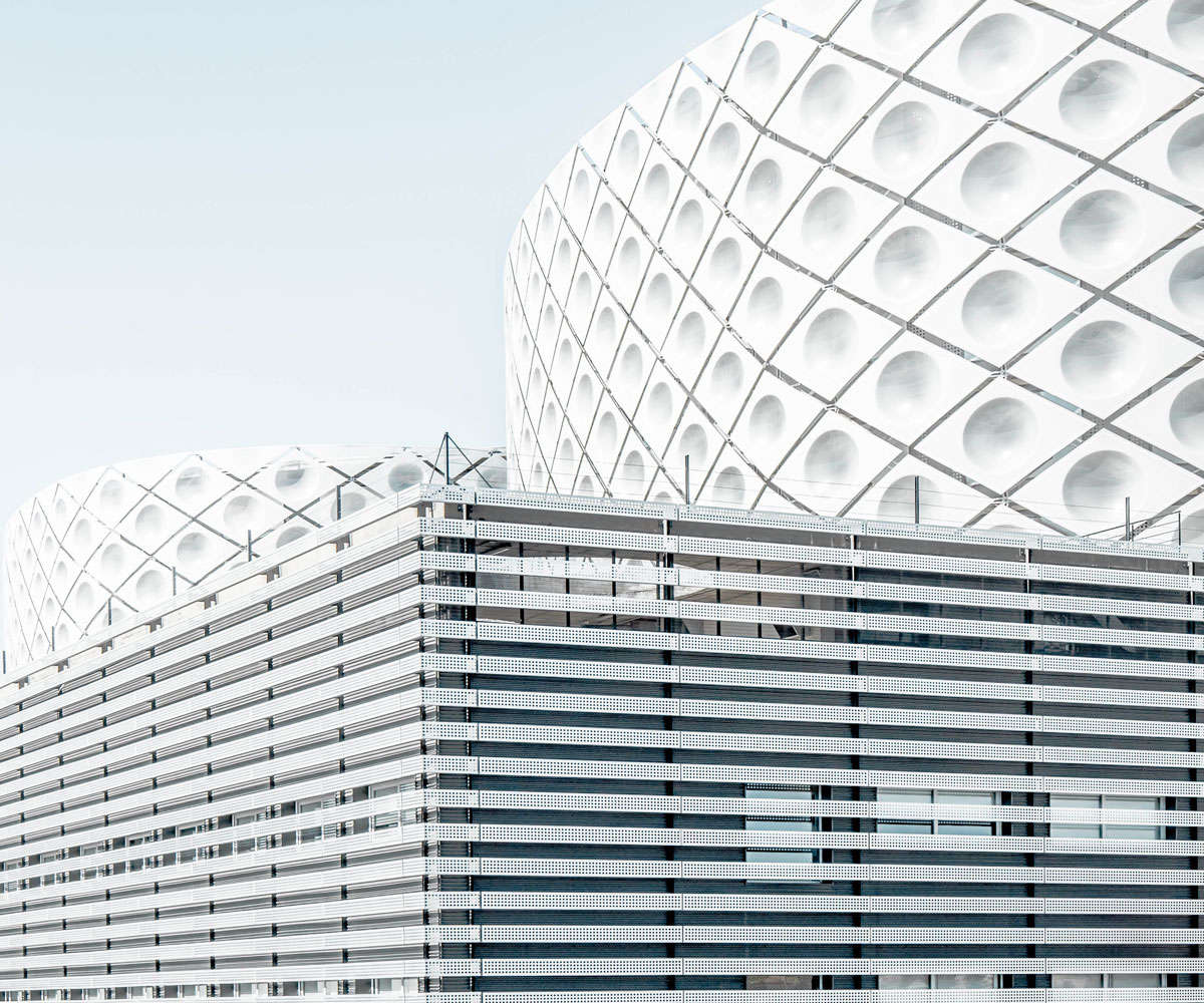 Integrate clicks-and-mortar methodologies